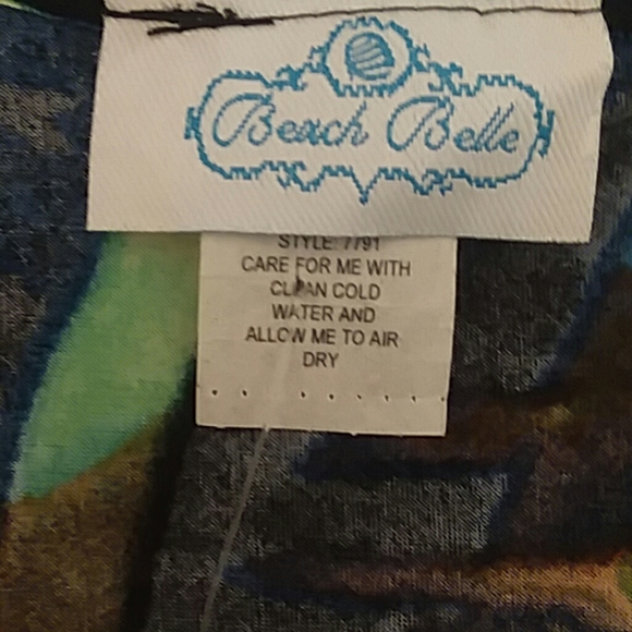 Beach Belle V-neck top - Picture 3 of 6